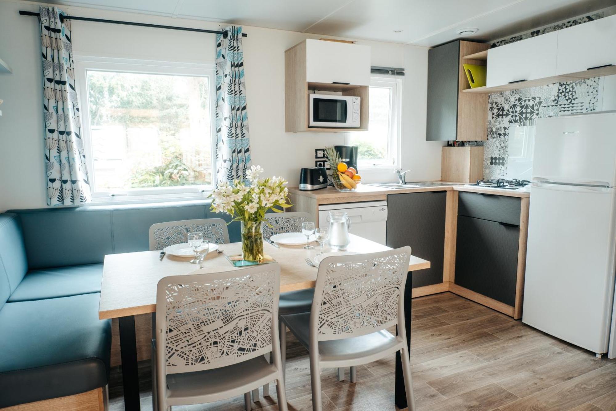 Mobil Home Xxl 4 Chambres - Camping Le Viaduc Millau Esterno foto